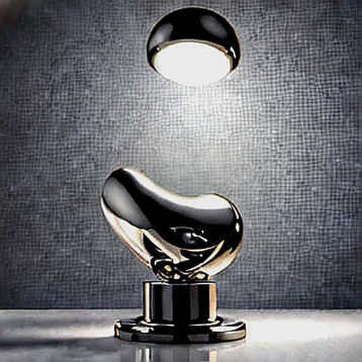Nakamoto bán 600 BTC: Tín hiệu giảm đòn bẩy hay cú sốc niềm tin?